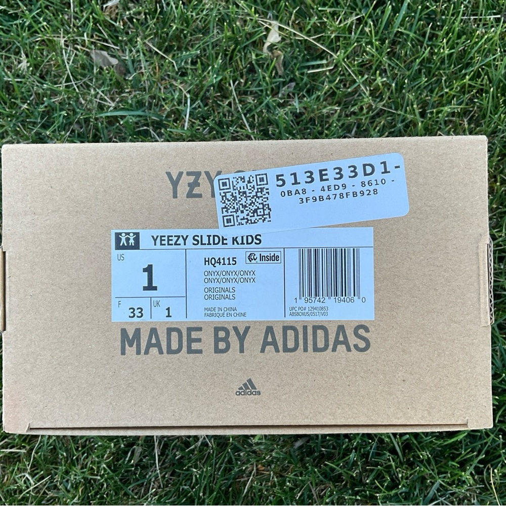 YEEZY Adidas Slides Slip-On Sandals Black Kids Size 1Y - Picture 7 of 7